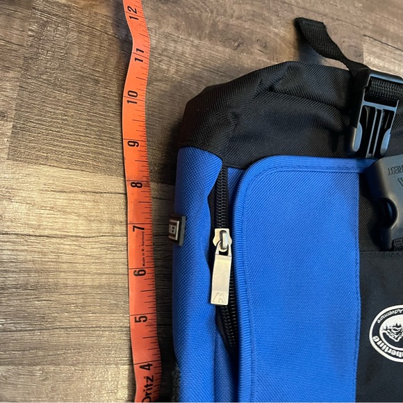 Everest Cross Body Canvas Bag - Picture 4 of 12